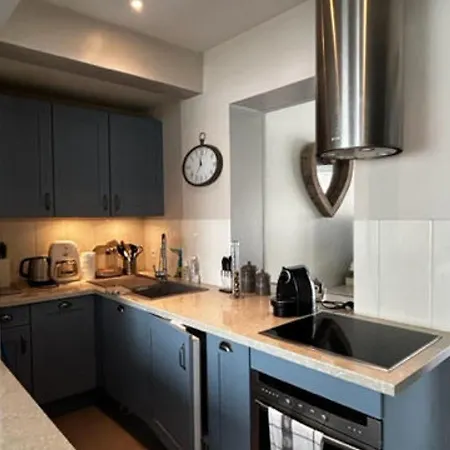 וילה Superbe 50m De La Mer, 4/6 Pers, Terrasse, Jardin, 2 Niveaux, Location Saisonniere, Parking Possible. - Fr-1-730-8 *