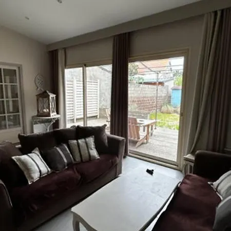 Superbe 50m De La Mer, 4/6 Pers, Terrasse, Jardin, 2 Niveaux, Location Saisonniere, Parking Possible. - Fr-1-730-8 קאנד